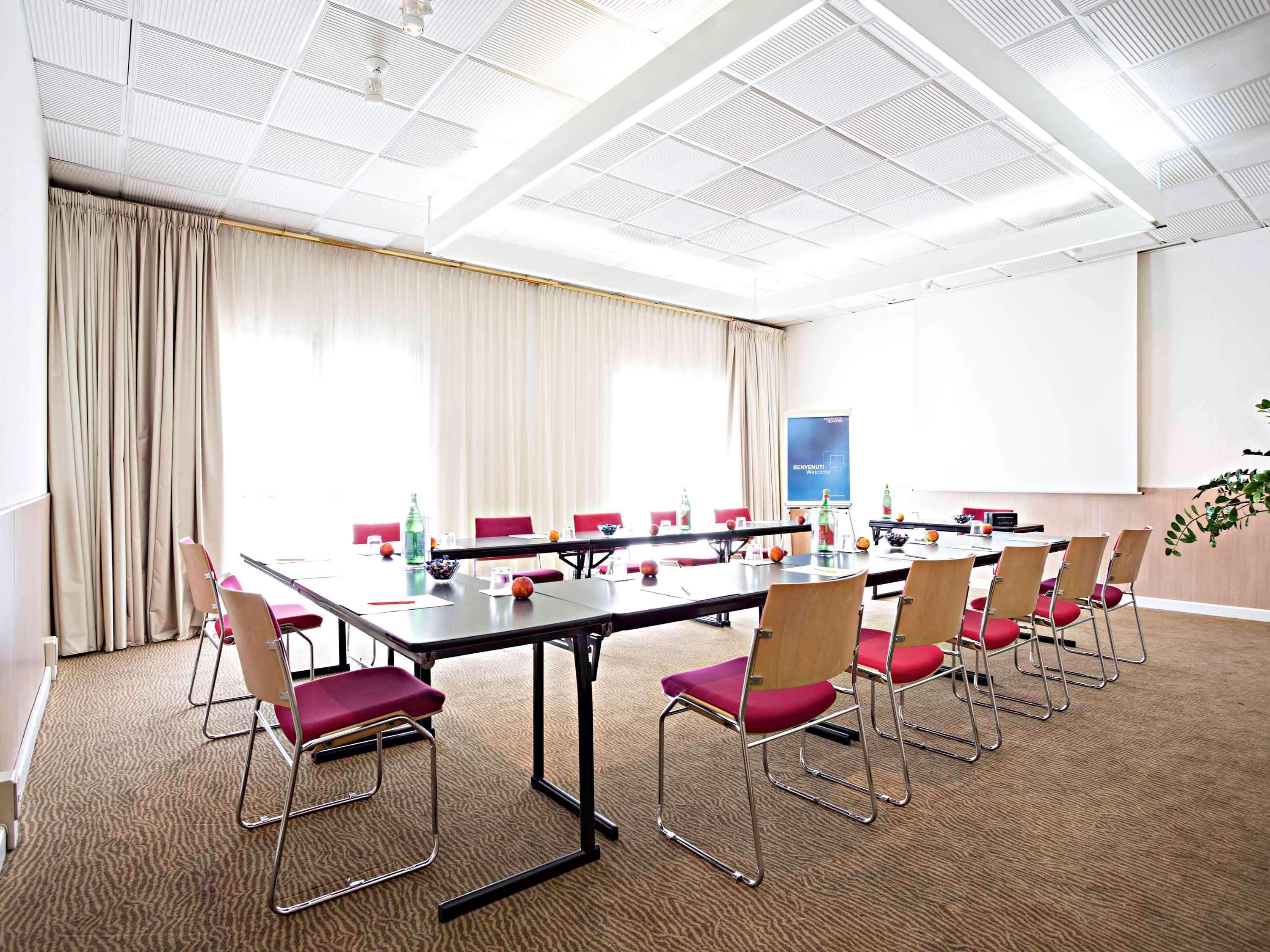 Novotel Caserta Sud Екстер'єр фото